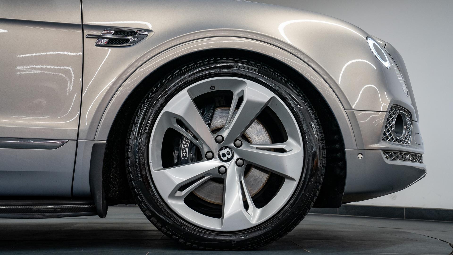Bentley Bentayga Photo b199d86d-386f-4a41-829b-487cfb088b73.jpg