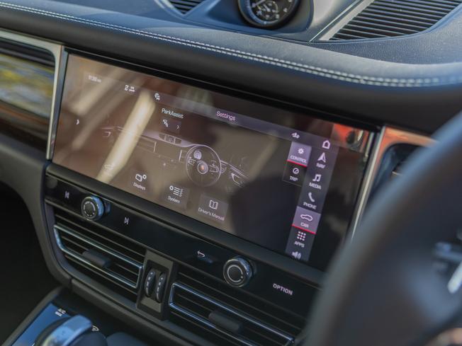 PORSCHE Macan Photo 15