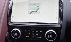 Jaguar E-PACE Photo 24