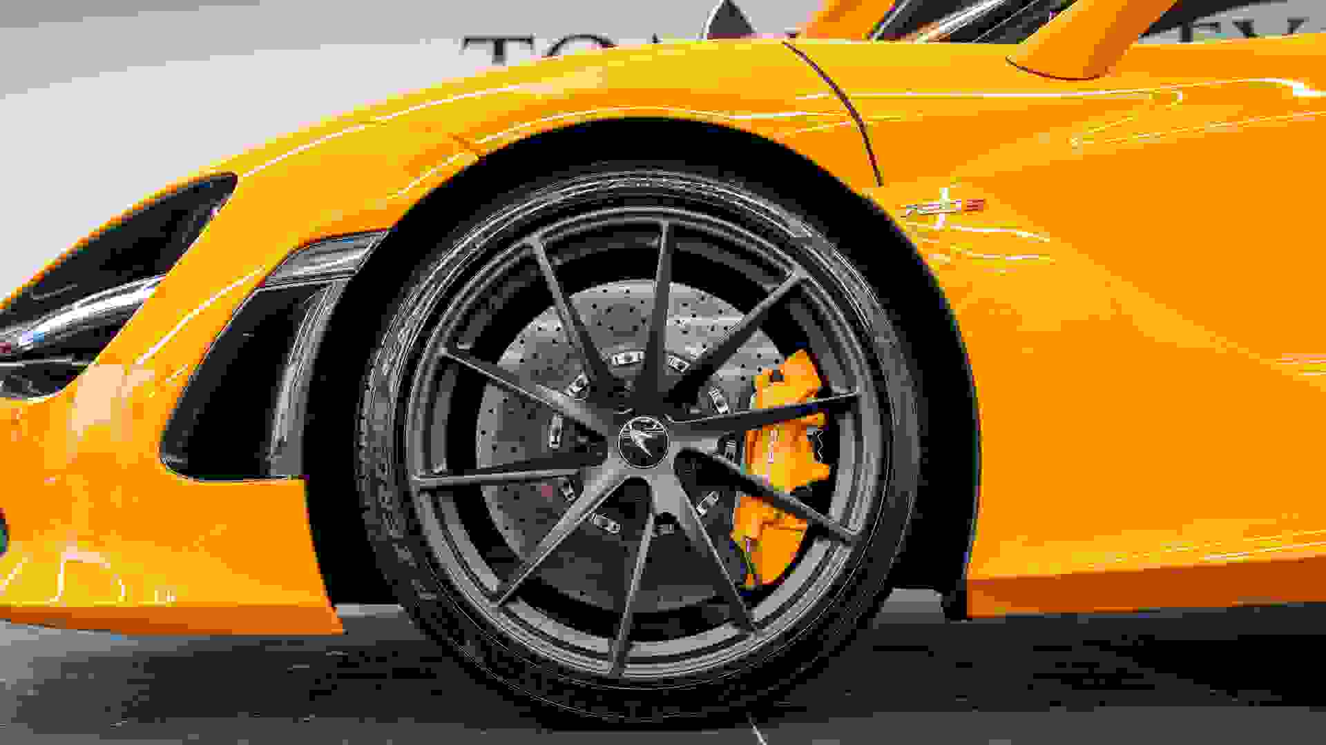 McLaren 720S Photo b1f02991-feeb-4142-8ac7-015a2bdb7437.jpg