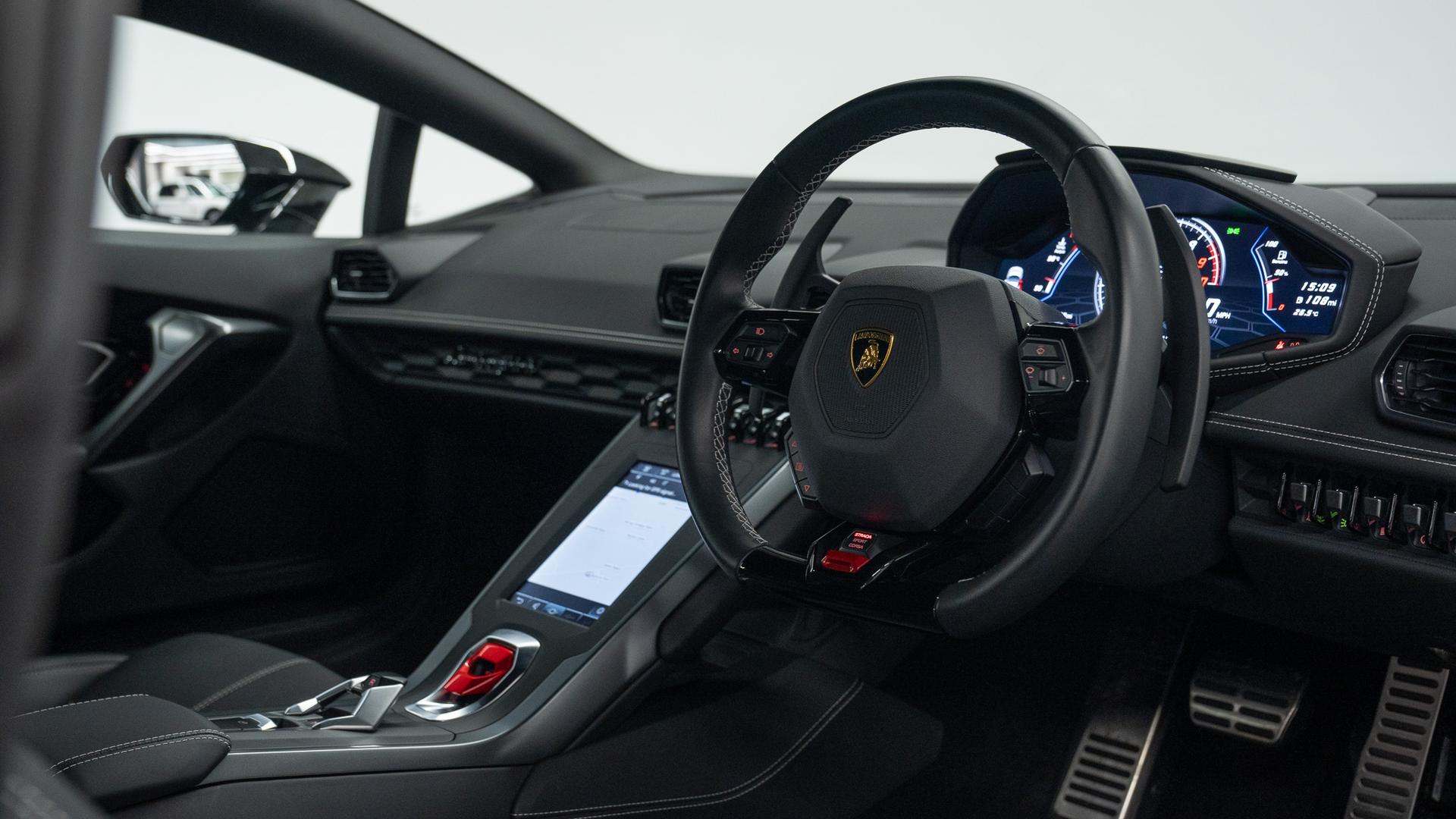 LAMBORGHINI Huracan Photo b1f12e41-1344-4f0b-987e-a10576aa64a9.jpg