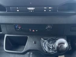 Mercedes-Benz Sprinter Photo 25