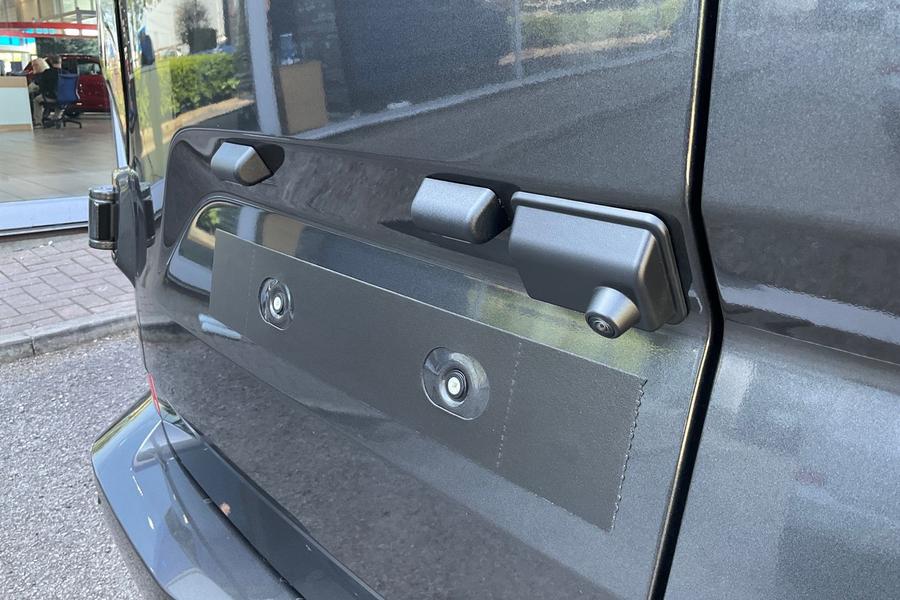 Ford TRANSIT CUSTOM Photo b1f59141-2b1f-4cbd-aa8f-ebcb44552d40.jpg