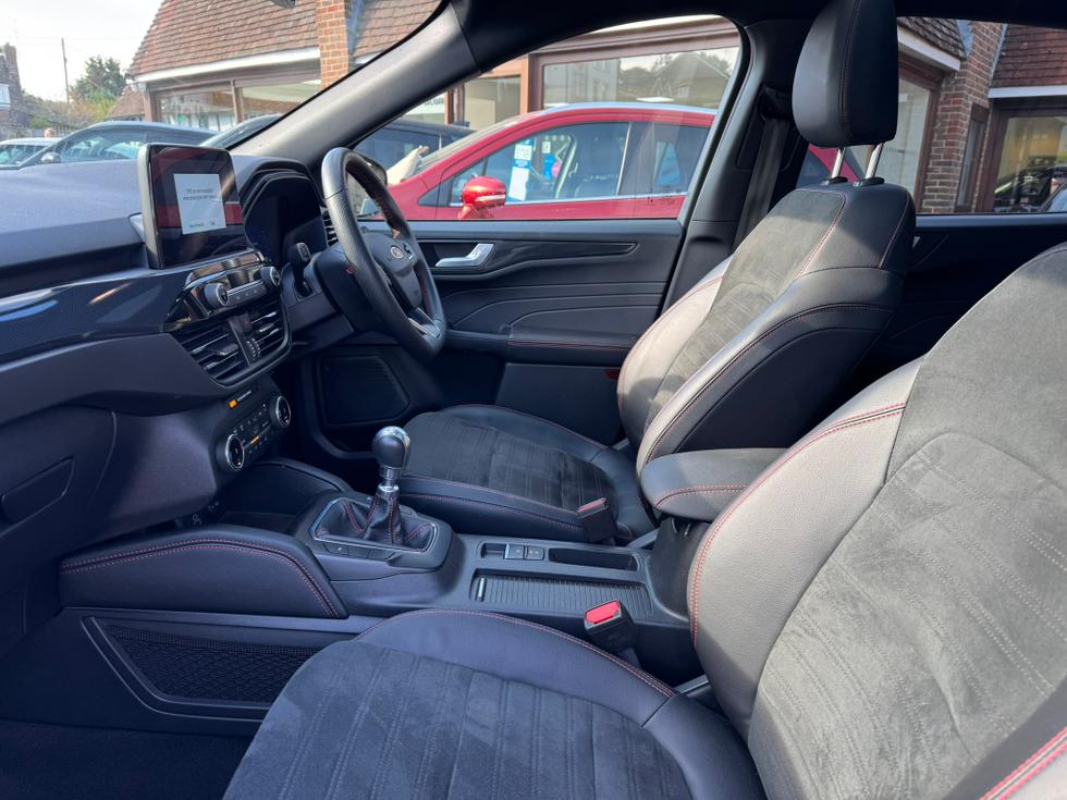 Ford Kuga Photo b1f888c4-95c8-4130-9932-4c5b2a1d5263.JPEG