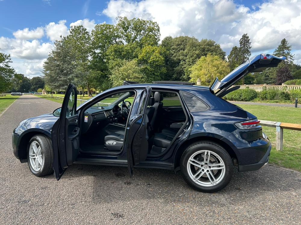 Used Porsche Macan RA71BBJ 27