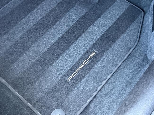 PORSCHE 911 Photo 43