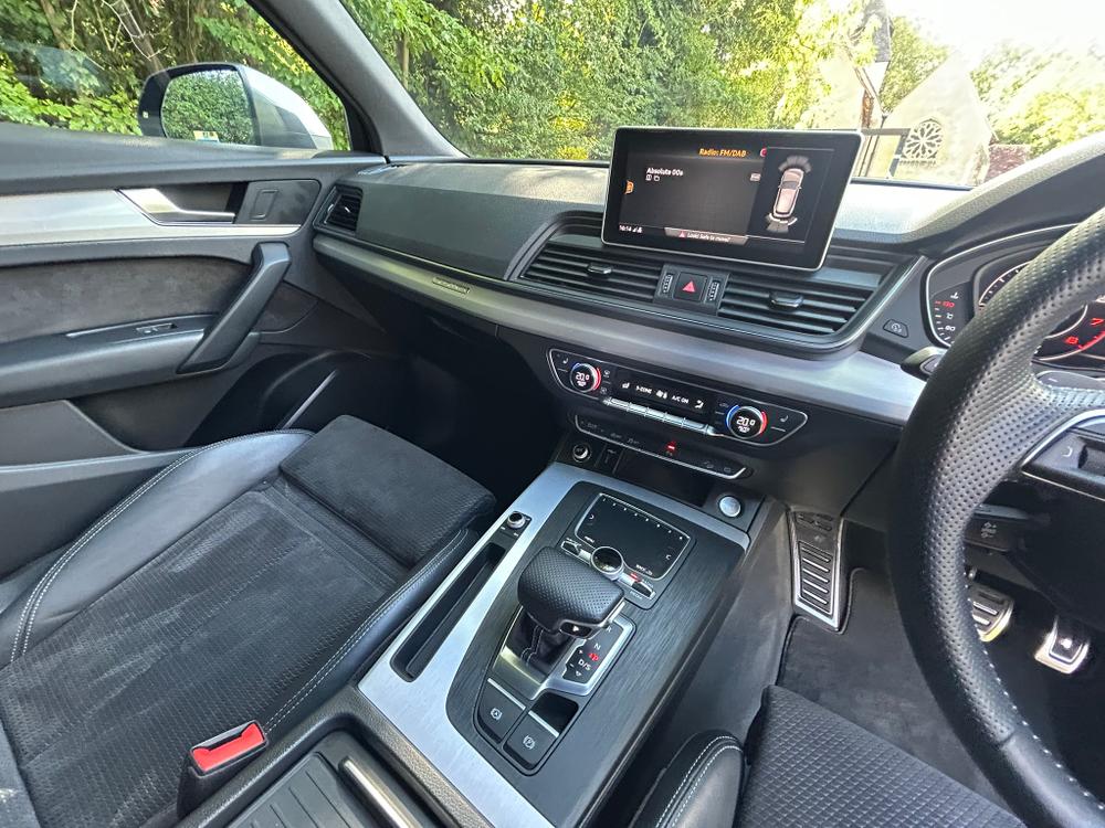 Used Audi Q5 LM69NXA 24