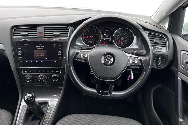 VOLKSWAGEN Golf Photo 13