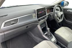 VOLKSWAGEN T-Roc Photo 2