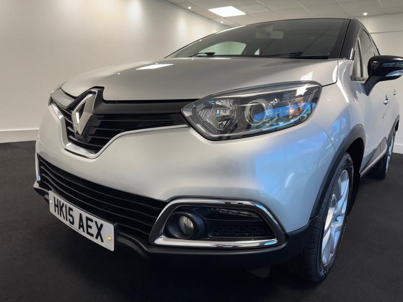 Renault Captur Photo b22bd310-ac17-40e5-a378-82abbd9a9a50.jpg