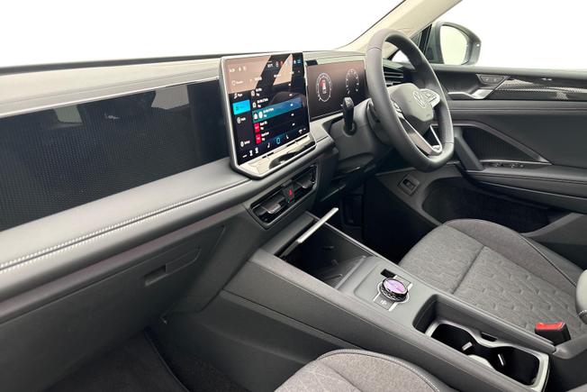 VOLKSWAGEN  Tiguan  Photo 2