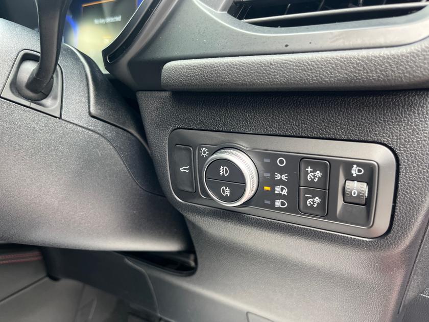 Ford Kuga Photo b23f3893-5dc6-4bd3-aa03-067c29c618ee.jpg