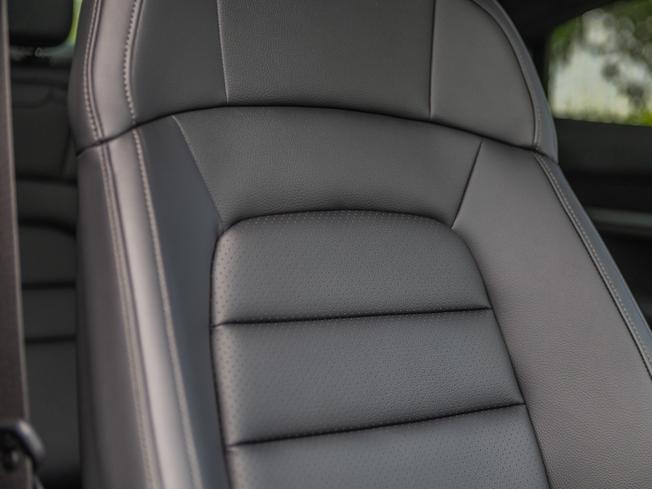 PORSCHE Taycan Photo 12