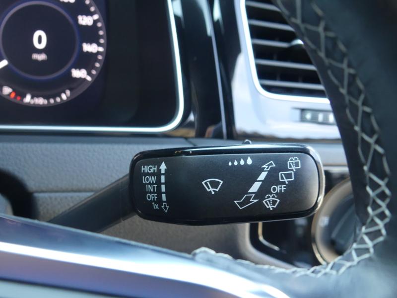 Volkswagen Golf Photo b263f990-9492-40e7-bd7c-36c3c8e08d50.jpg