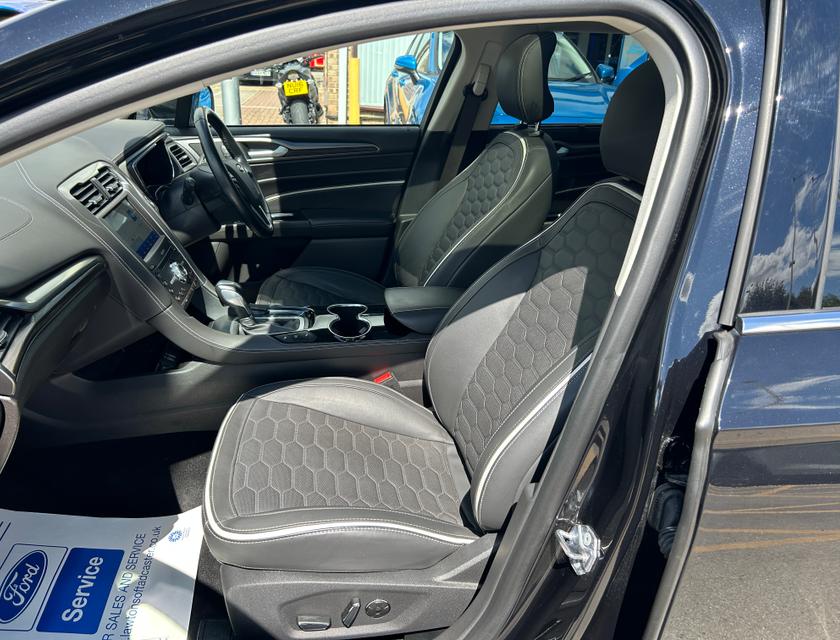 Ford Mondeo Photo b2694519-f554-479c-9817-25fc415d2ec6.jpg
