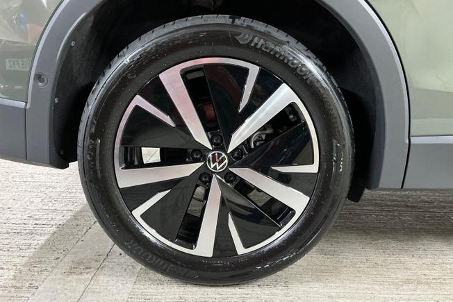 VOLKSWAGEN  Tiguan Photo 5