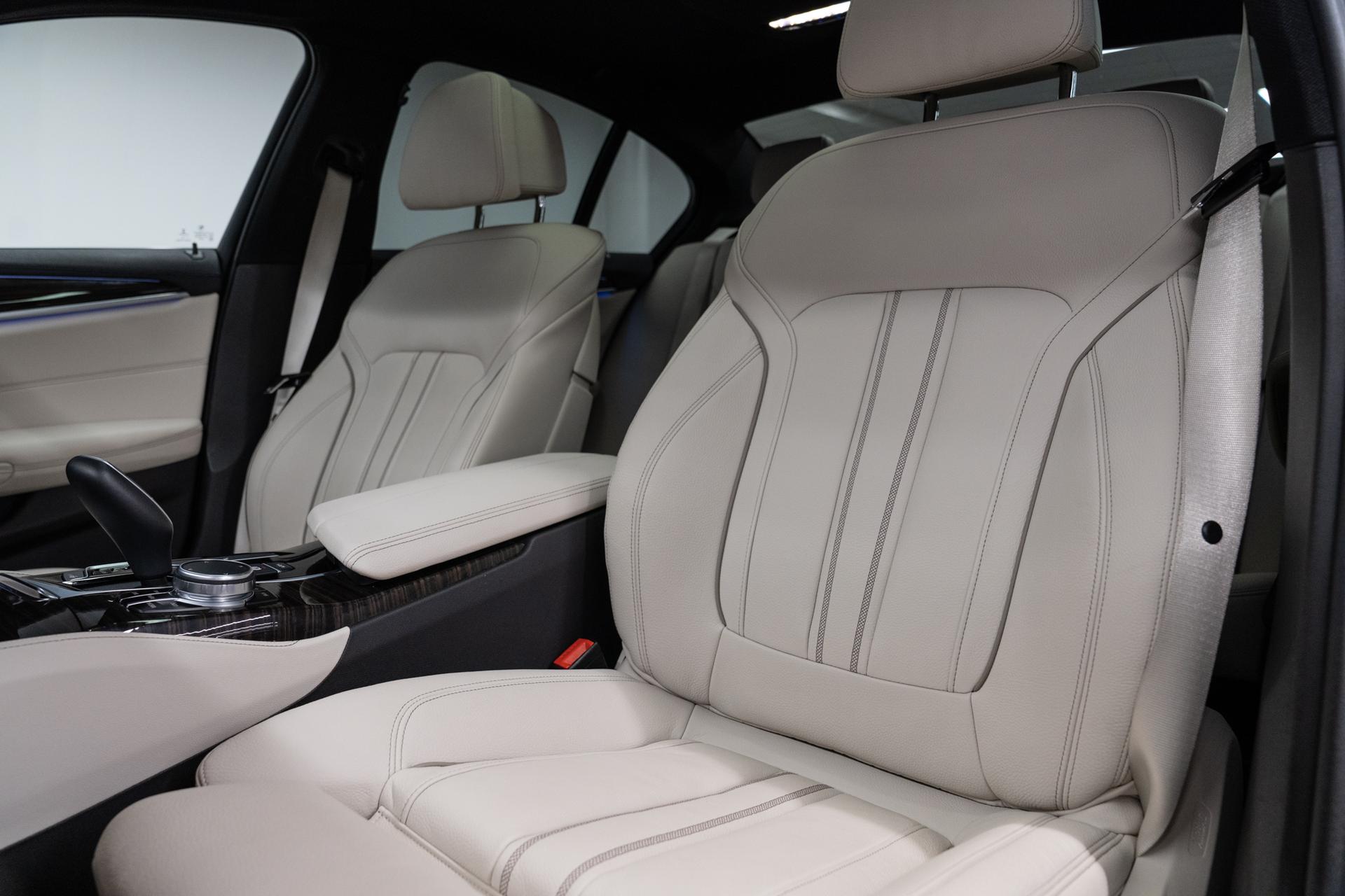 BMW 5 SERIES Photo b271da8c-852c-4a11-a5f6-43f968d9c2b3.jpg