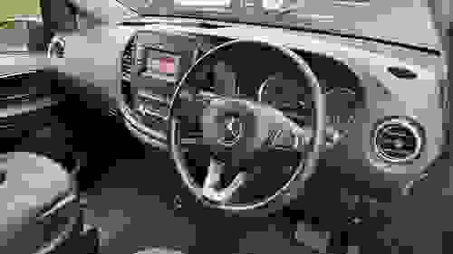 Mercedes-Benz VITO Photo b273dc47-48c0-447e-8c3c-c78ee8f48738.jpg