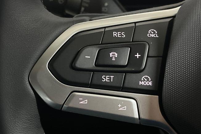 VOLKSWAGEN  Tiguan Photo 16