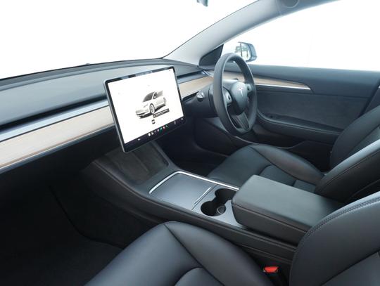 TESLA Model 3 Photo b2a4917c-c931-4100-93e8-60496c0a6711.jpg