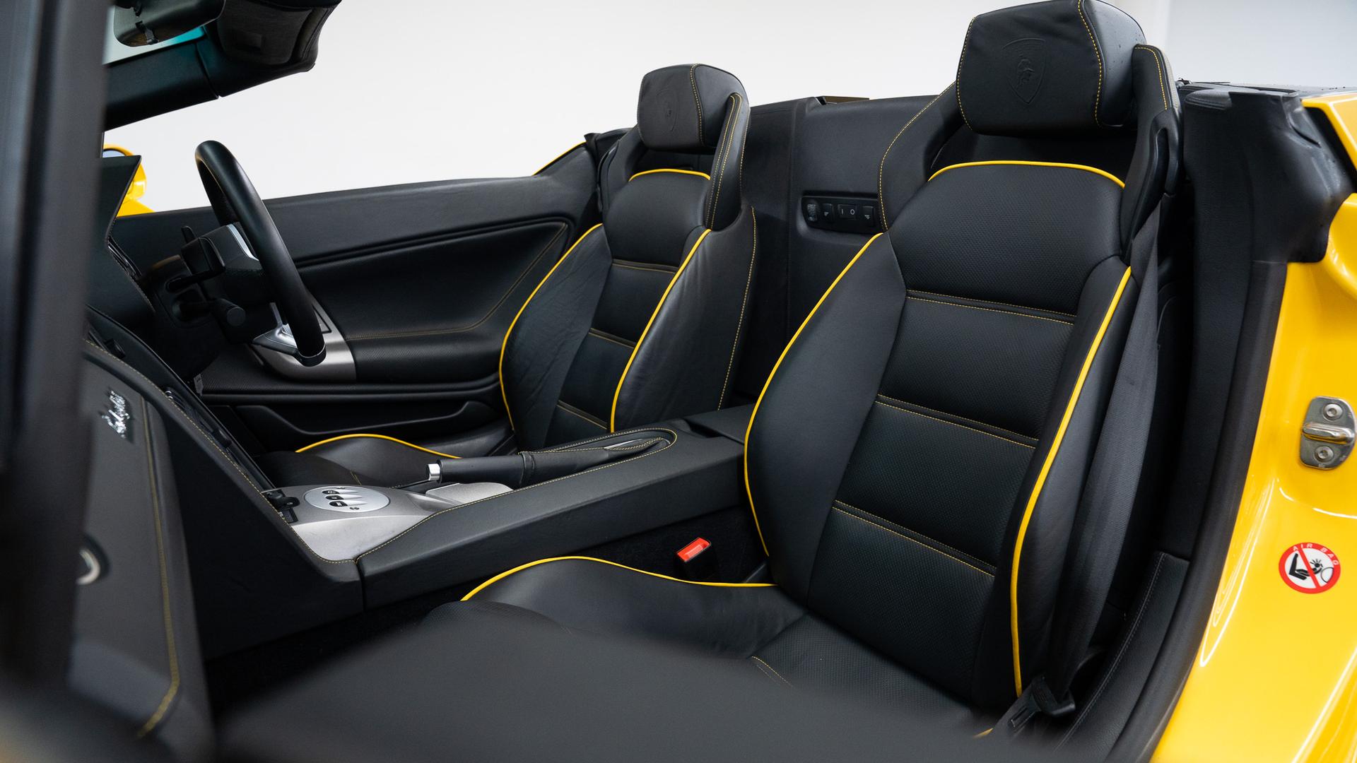 LAMBORGHINI Gallardo Photo b2ab0df9-8c25-412d-a096-4b741a347170.jpg