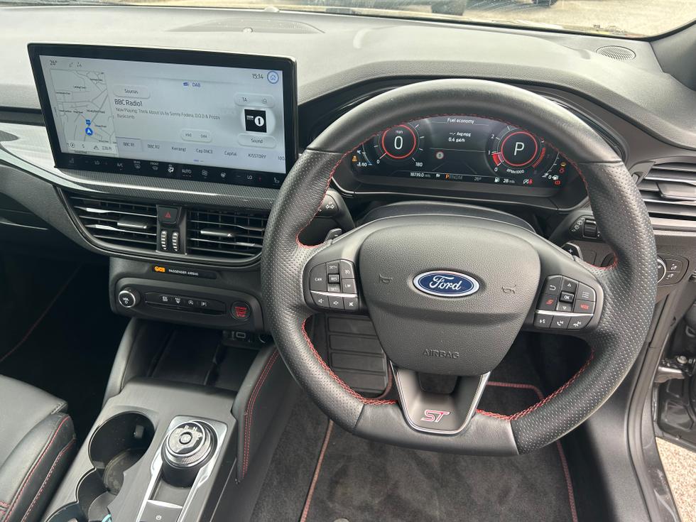 Ford Focus Photo b2b971da-c0ba-487d-bcb1-01733e72ac20.jpeg