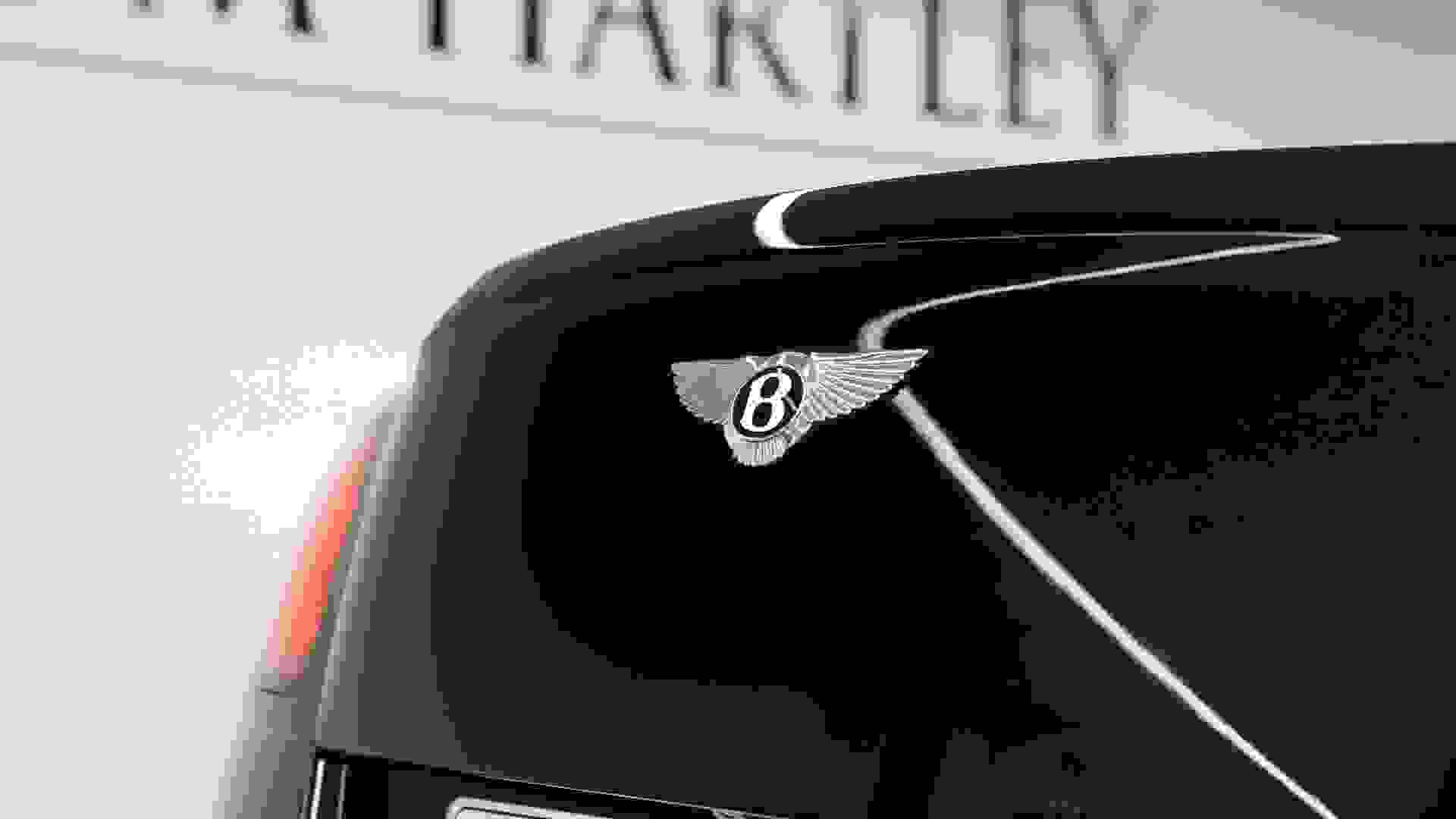 Bentley CONTINENTAL Photo b2beba57-a624-49e1-a5e0-b1dc397d47ff.jpg