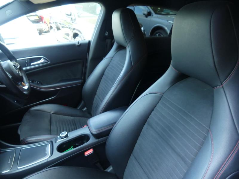 Mercedes-Benz CLA Photo b2d01f8e-c6bd-4bce-87e9-3def3b9ce7a8.jpg