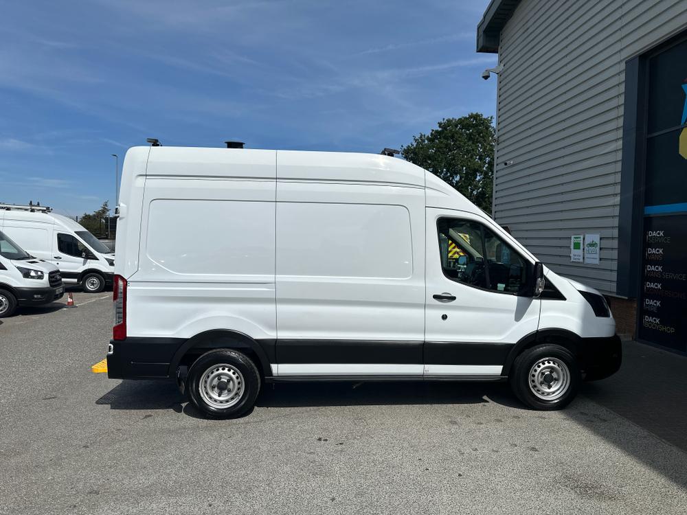 Ford Transit Photo b2d42d8d-0216-485f-82a1-32e3b395f329.jpg