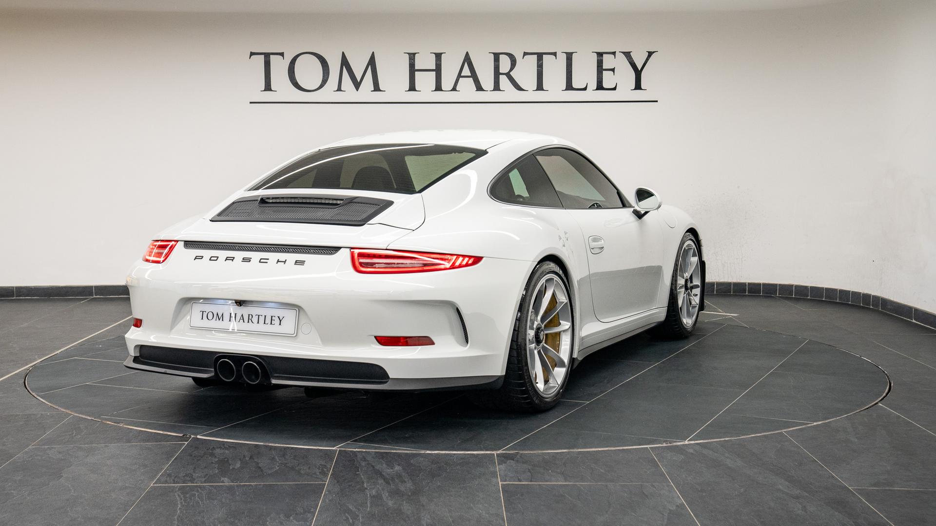 Porsche 911 Photo b2d94312-b987-4450-a489-9f0673c94bd6.jpg
