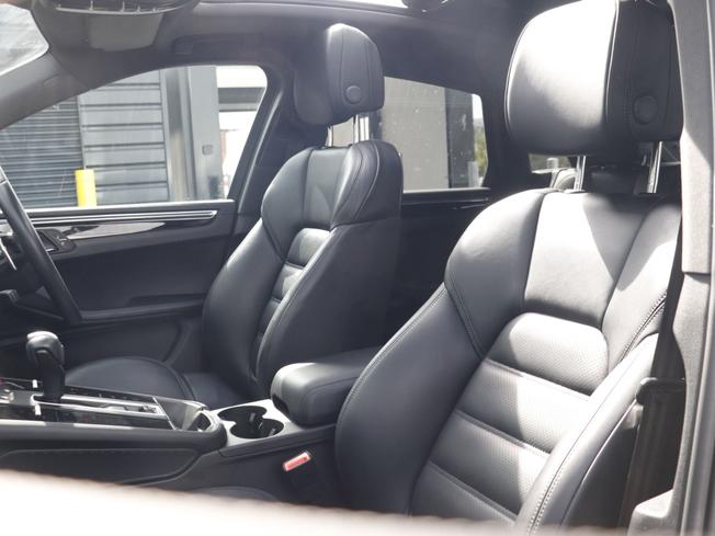 PORSCHE Macan Photo 42