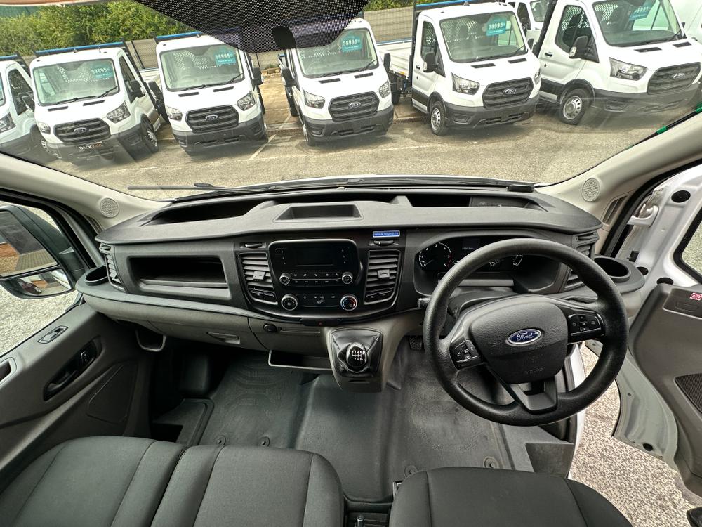 Ford Transit Photo b2f45aa1-1dcd-4d2f-ac61-208e750afd86.jpg