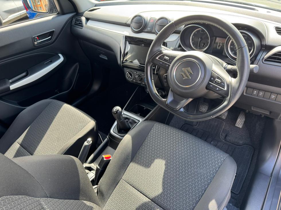Suzuki Swift Photo b2f6aa5a-b618-4ca3-ad9b-e9f186eb49b0.JPEG
