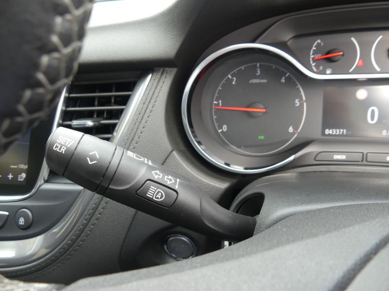 Vauxhall Grandland X Photo b2faed4b-9425-49e4-86df-44b2a9cc5155.jpg