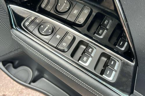 Kia NIRO Photo b2see-044e9cb53d343c65f0266d585aac7a91e6eef54c.jpg