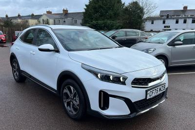 Used 2026 Kia XCEED 1.0 T-GDi MHEV Pure SUV 5dr Petrol Hybrid DCT Euro 6 (s/s) (113 bhp) FUSION WHITE at Gravells