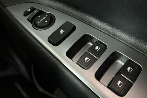 Kia STONIC Photo b2see-4c3b6b8bc2579e90de8e1ce3552b95adab8fe196.jpg
