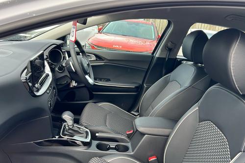 Kia XCEED Photo b2see-9a64ea38da19826d6db6702449cfd0cc563dced8.jpg