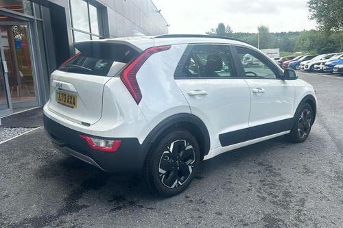 Kia NIRO Photo b2see-b7b317287cfeda651a0236ed49f8f46d038fb464.jpg