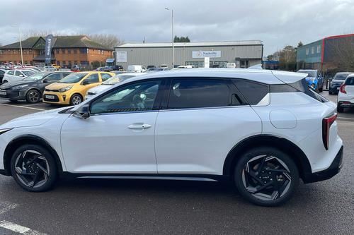 Kia K4 Photo b2see-c5a4e47b1faf40ff749a1376d2601bd703f6fecf.jpg