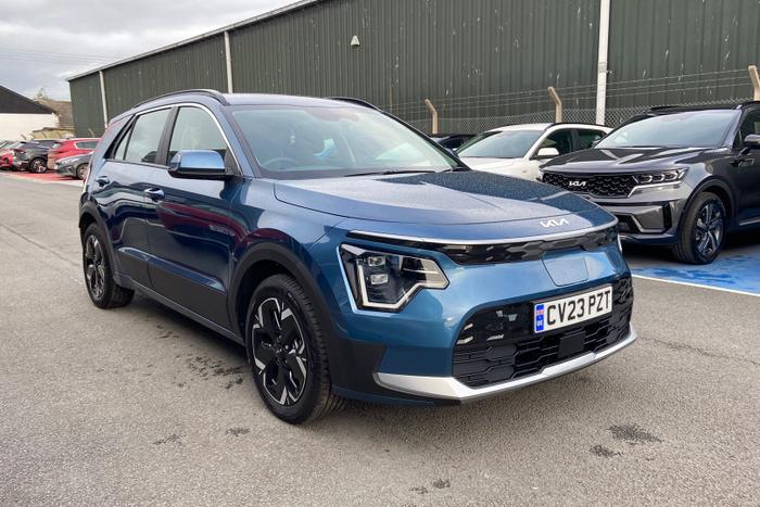 KIA Niro 64.8 kWh 2 in Mineral Blue £26,395