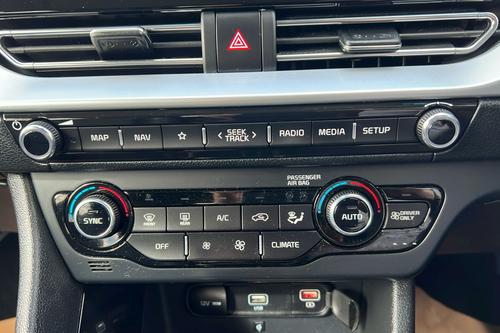 Kia NIRO Photo b2see-ed99763b1656fe2feace0a382c50e86bd65e737b.jpg