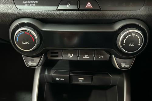 Kia STONIC Photo b2see-fdbaa01614af2b67c4da14e2e608fb1a999f75a6.jpg