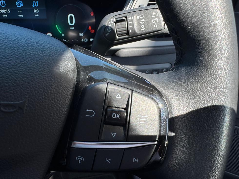 Ford Kuga Photo b3054052-ea9f-424b-ad04-54366c6ba575.jpeg