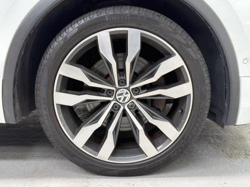 Volkswagen Tiguan Photo b30ad4f9-fb8a-4c79-b026-1fd829991315.jpeg