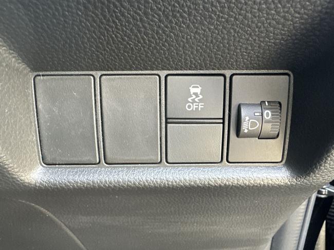 Honda Jazz Photo b30fd8fb-d331-44fd-856a-4739d5b20a89.jpg