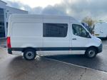 Mercedes-Benz Sprinter Photo 2