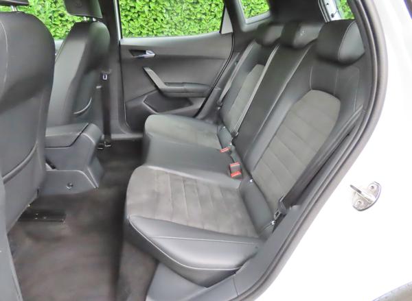 Used SEAT Arona RO21YGJ 13