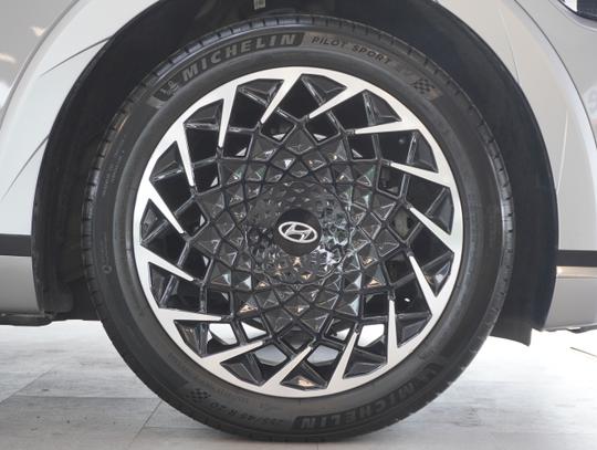 Hyundai IONIQ 5 Photo b32ba85d-6610-49d2-a430-ab08d0f580d3.jpg