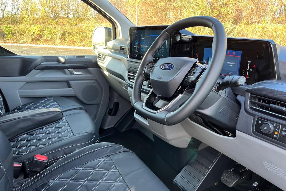 Used Ford TRANSIT CUSTOM PREDATORPHEV01 14